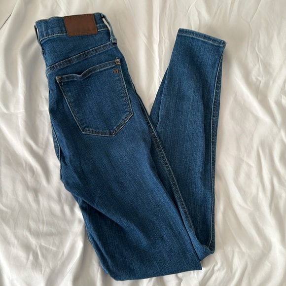 Madewell 10" High-Rise Roadtripper Jeans in Eversall Wash: Button-Front Size 26T - Picture 8 of 8